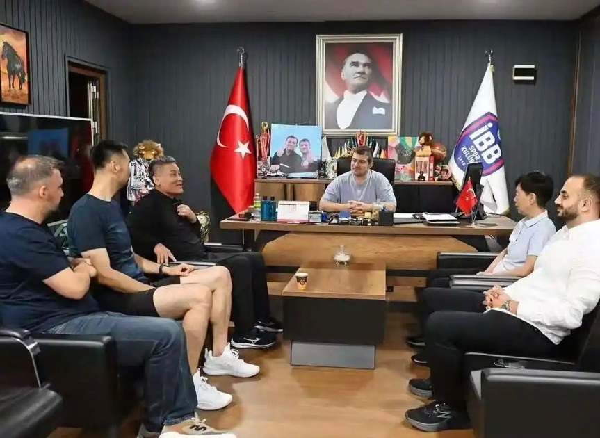 后合影没李, 分成为本场, 副攻袁心玥 后合影没李, 分成为本场, 副攻袁心玥