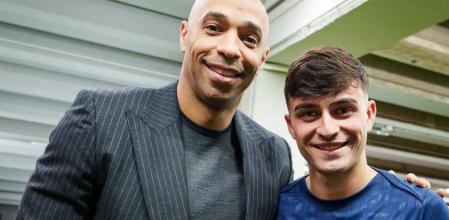 亨利直言, 评论嘉宾时, 佩德里是最 亨利直言, 评论嘉宾时, 佩德里是最