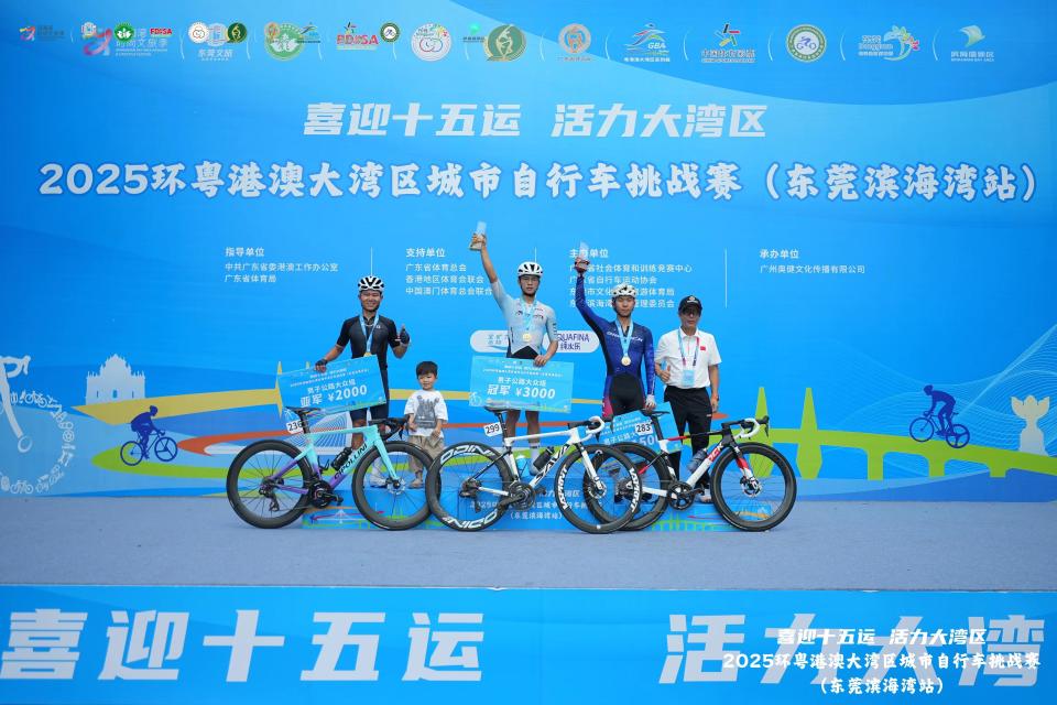 余梁和香葱, TcAA, 滨海湾的赛 余梁和香葱, TcAA, 滨海湾的赛